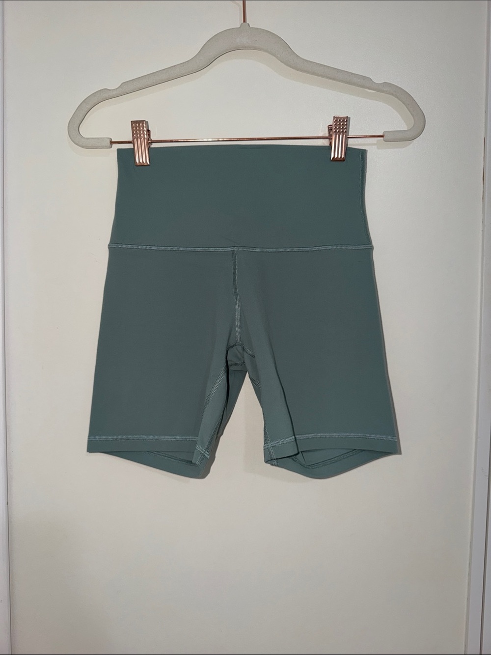 Lululemon athletica High-Waist Women's Athletic Biker Shorts - Sage Green | 4